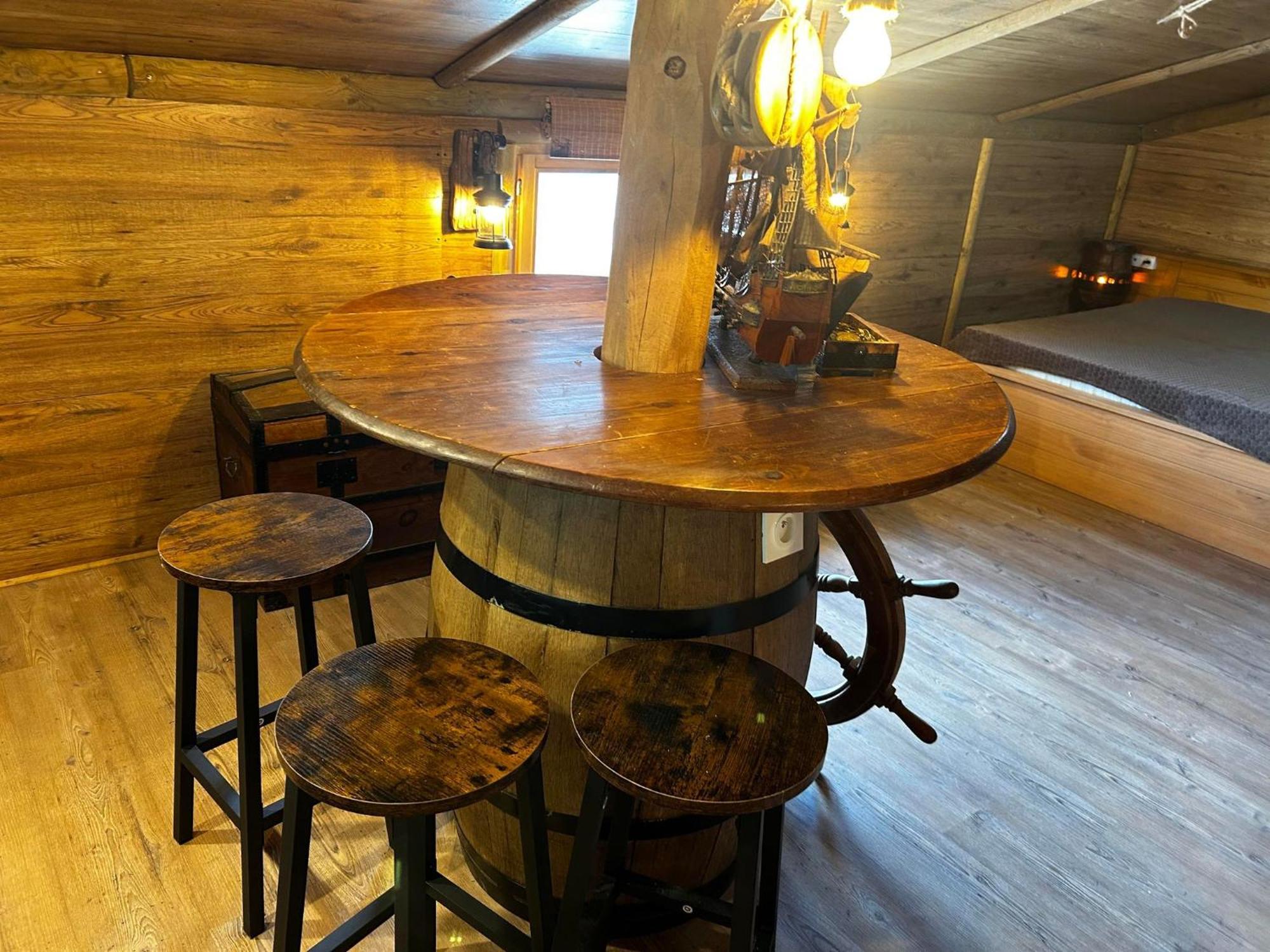 Les Chambres De Paulette Chambres A Theme Jack Sparrow Sainte-Marie-la-Mer Ngoại thất bức ảnh